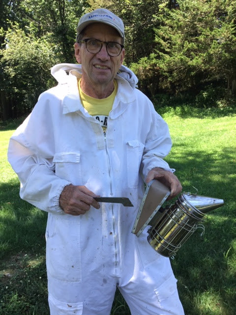 Roger Moss, the instructor of this workshop, has been beekeeping for 20 years.